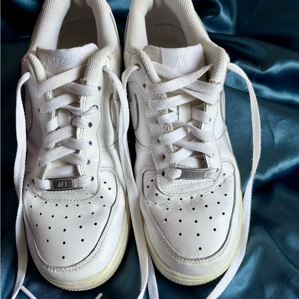 Nike Air Force 1 Triple White Low Woman's Sneakers Style Number-315115-112 Sz. 7 - Picture 10 of 14